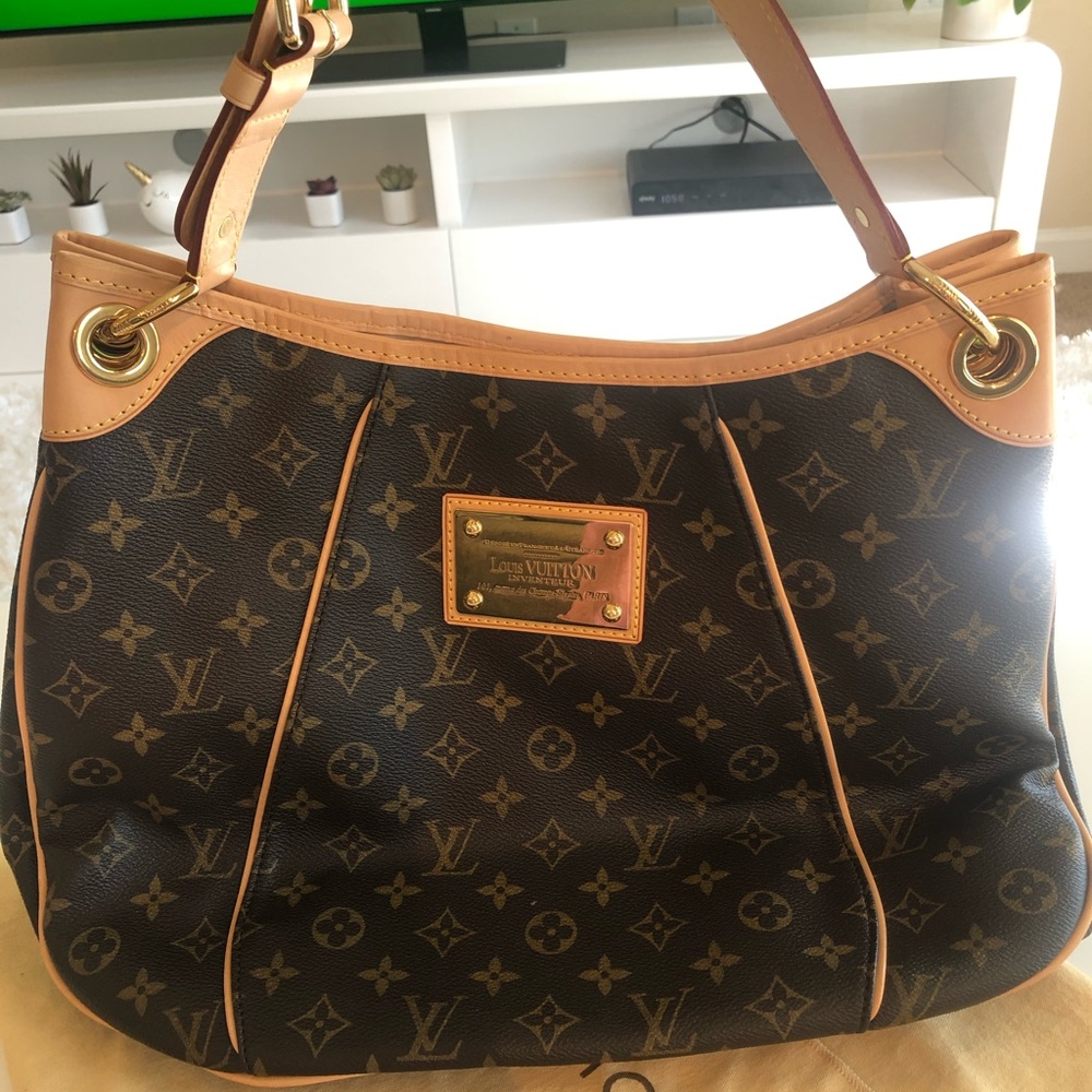 Louis Vuitton Galliera PM shoulder bag